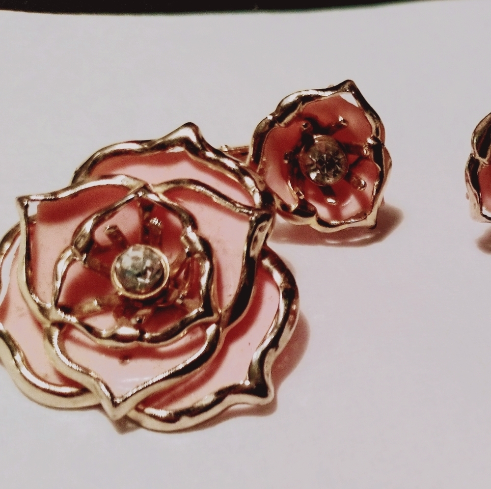 Vintage light pink flower earings